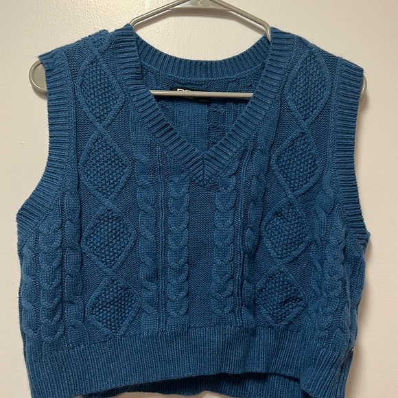 RSQ Tops - Cropped royal blue sweater vest